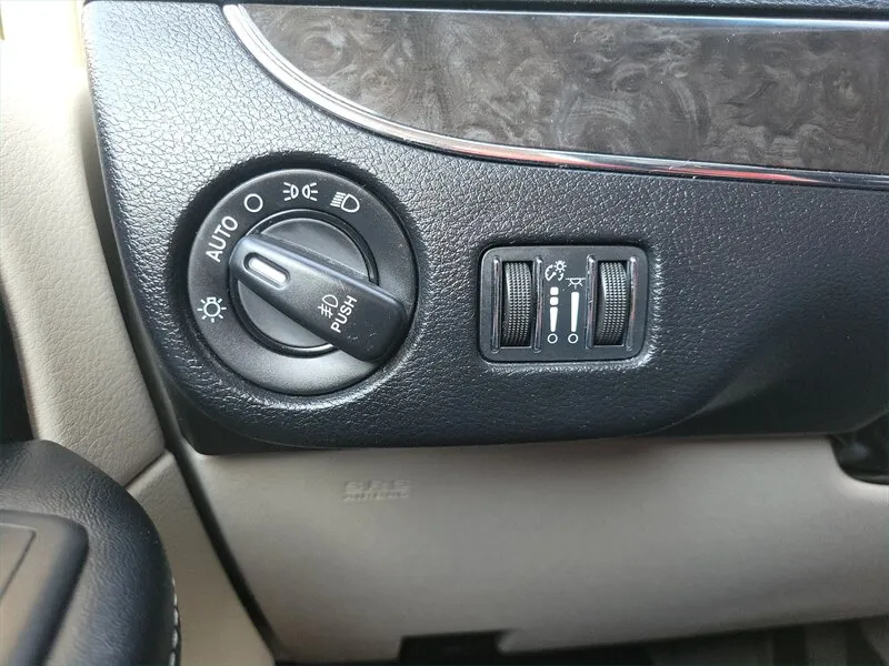 2016 Chrysler Town & Country Touring - Photo 17