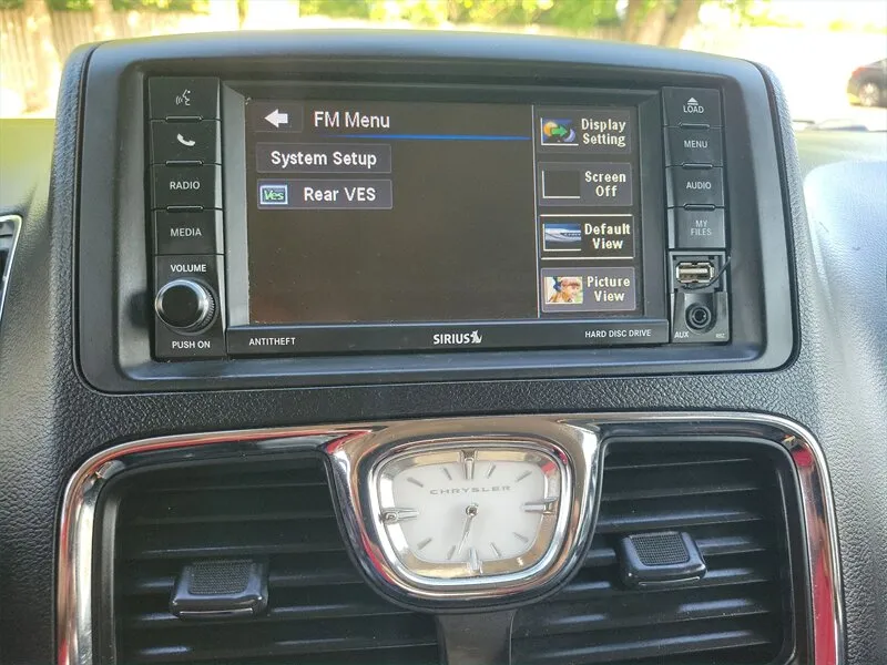 2016 Chrysler Town & Country Touring - Photo 23
