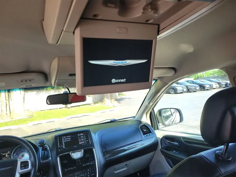 2016 Chrysler Town & Country Touring - Photo 20