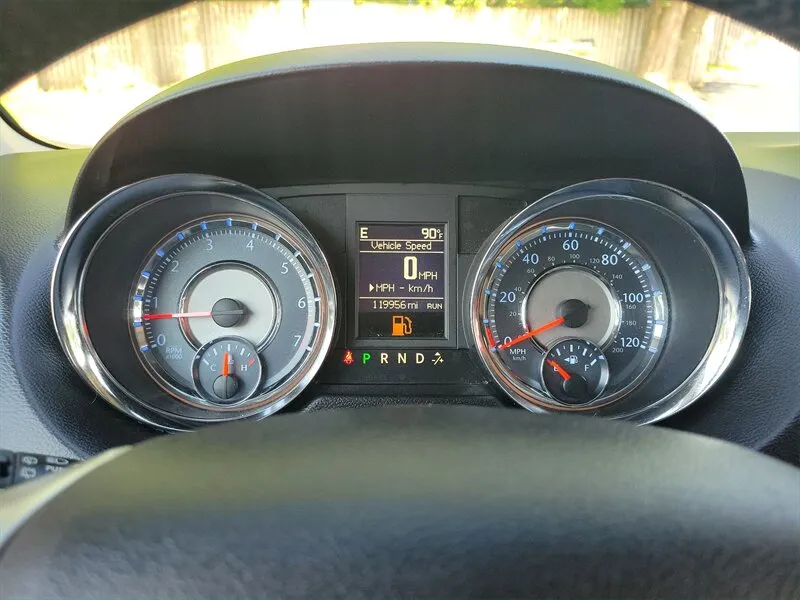 2016 Chrysler Town & Country Touring - Photo 15