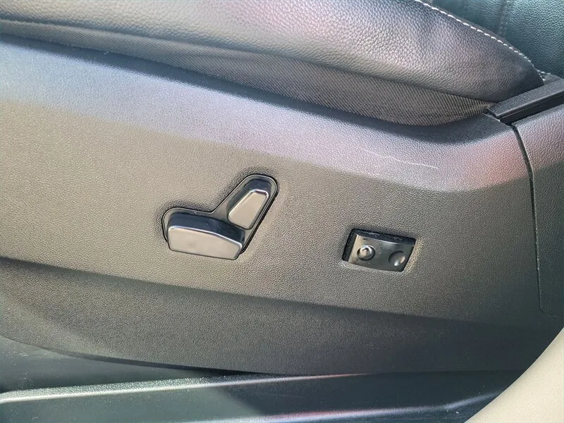 2016 Chrysler Town & Country Touring - Photo 19