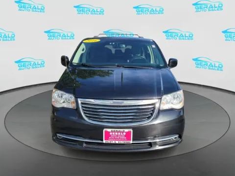 Photos of 2016 Chrysler Town and Country Touring for sale in Joliet, IL at Gerald Auto Sales