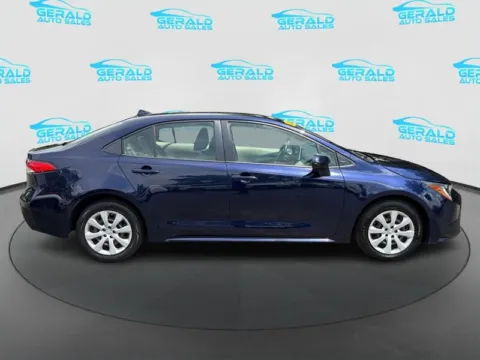 More photos of 2021 Toyota Corolla LE at Gerald Auto Sales, IL