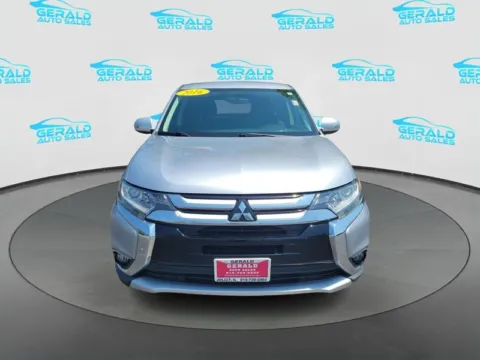 Photos of 2016 Mitsubishi Outlander SE for sale in Joliet, IL at Gerald Auto Sales