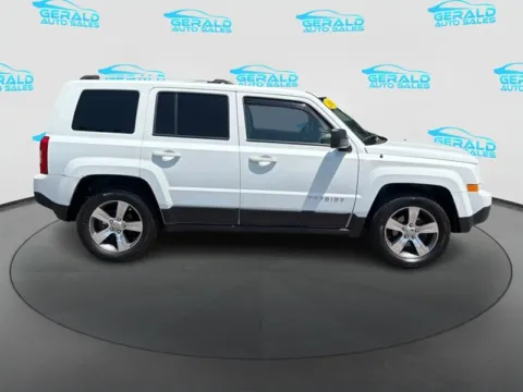 More photos of 2017 Jeep Patriot High Altitude at Gerald Auto Sales, IL