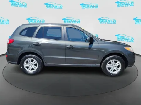 More photos of 2010 Hyundai SANTA FE GLS at Gerald Auto Sales, IL