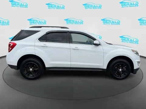More photos of 2017 Chevrolet Equinox LT at Gerald Auto Sales, IL