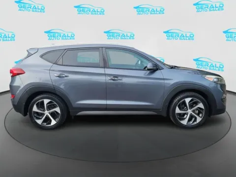 More photos of 2016 Hyundai TUCSON Eco at Gerald Auto Sales, IL