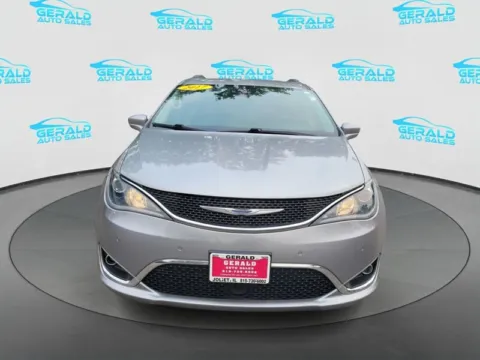 Photos of 2017 Chrysler Pacifica Touring-L Plus for sale in Joliet, IL at Gerald Auto Sales