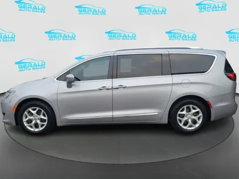 Another view of 2017 Chrysler Pacifica Touring-L Plus for sale in Joliet, IL at Gerald Auto Sales