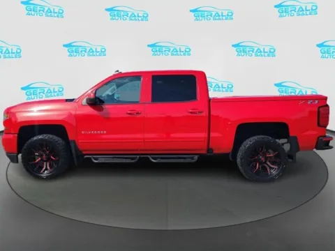 Another view of 2018 Chevrolet Silverado 1500 LT for sale in Joliet, IL at Gerald Auto Sales