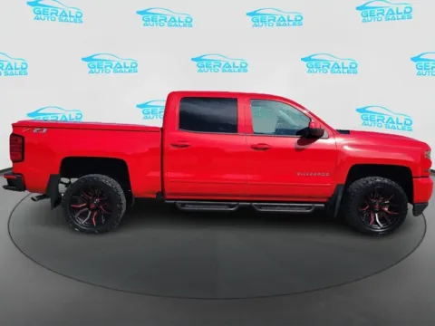 More photos of 2018 Chevrolet Silverado 1500 LT at Gerald Auto Sales, IL