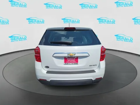 More photos of 2016 Chevrolet Equinox LS at Gerald Auto Sales, IL