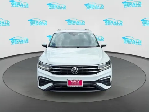 Photos of 2023 Volkswagen Tiguan SE for sale in Joliet, IL at Gerald Auto Sales