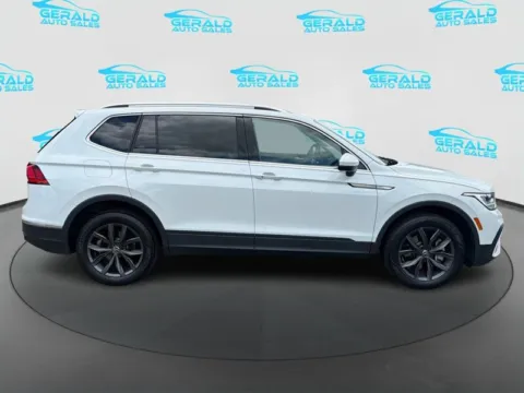 More photos of 2023 Volkswagen Tiguan SE at Gerald Auto Sales, IL