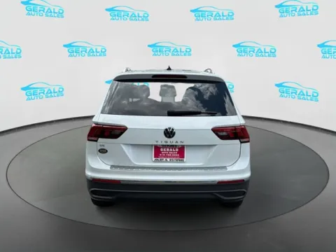 More photos of 2023 Volkswagen Tiguan SE at Gerald Auto Sales, IL