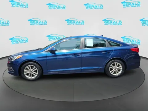 Another view of 2015 Hyundai SONATA SE for sale in Joliet, IL at Gerald Auto Sales