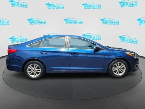 More photos of 2015 Hyundai SONATA SE at Gerald Auto Sales, IL