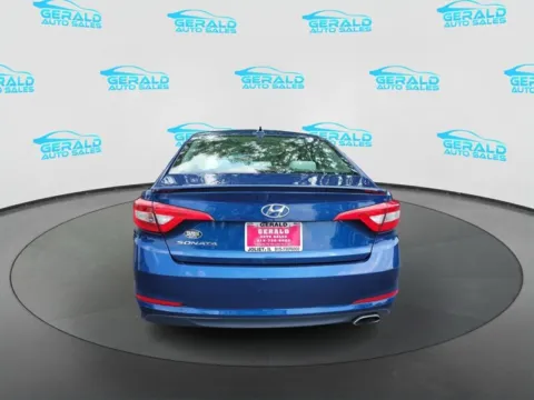 More photos of 2015 Hyundai SONATA SE at Gerald Auto Sales, IL