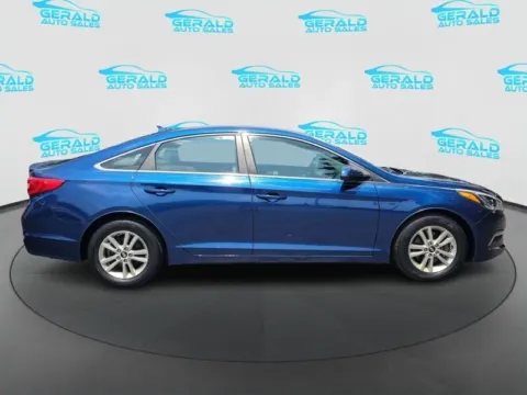 More photos of 2015 Hyundai SONATA SE at Gerald Auto Sales, IL