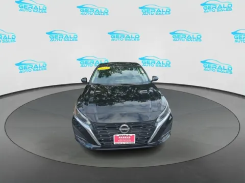 Photos of 2023 Nissan Altima 2.5 SV for sale in Joliet, IL at Gerald Auto Sales