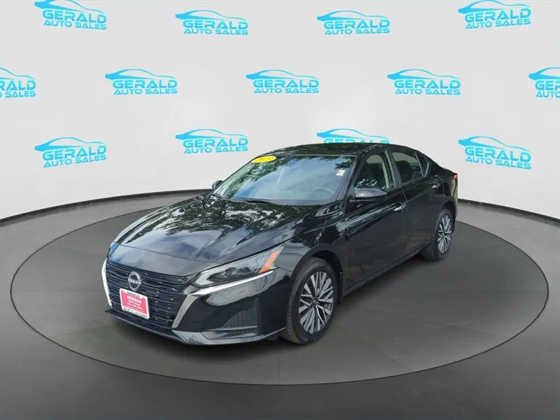 Black 2023 Nissan Altima 2.5 SV for sale in Joliet, IL