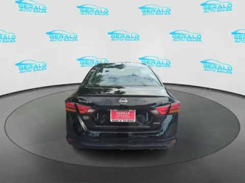 More photos of 2023 Nissan Altima 2.5 SV at Gerald Auto Sales, IL