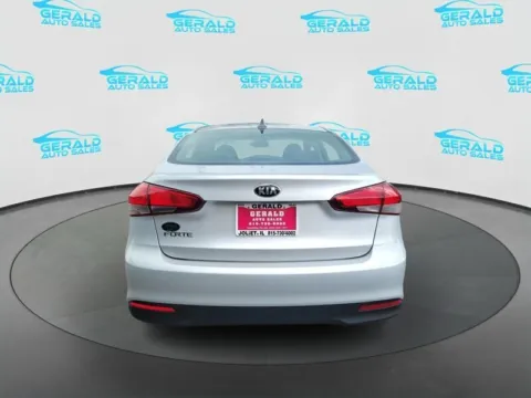 More photos of 2017 Kia Forte LX at Gerald Auto Sales, IL