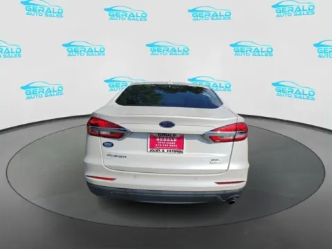 More photos of 2019 Ford Fusion SEL at Gerald Auto Sales, IL