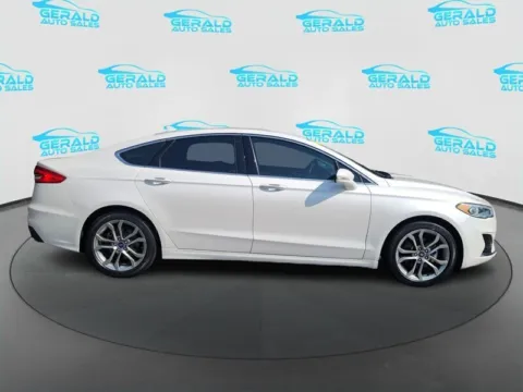 More photos of 2019 Ford Fusion SEL at Gerald Auto Sales, IL