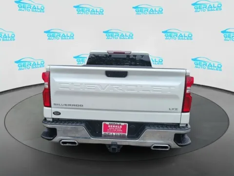 More photos of 2019 Chevrolet Silverado 1500 LTZ at Gerald Auto Sales, IL