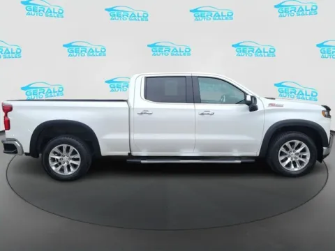More photos of 2019 Chevrolet Silverado 1500 LTZ at Gerald Auto Sales, IL