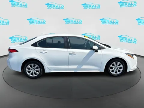 More photos of 2023 Toyota Corolla LE at Gerald Auto Sales, IL