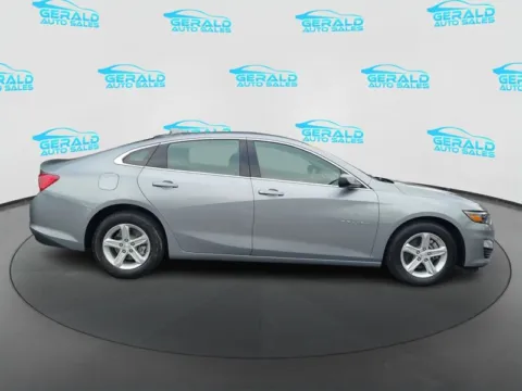 More photos of 2024 Chevrolet Malibu LT at Gerald Auto Sales, IL