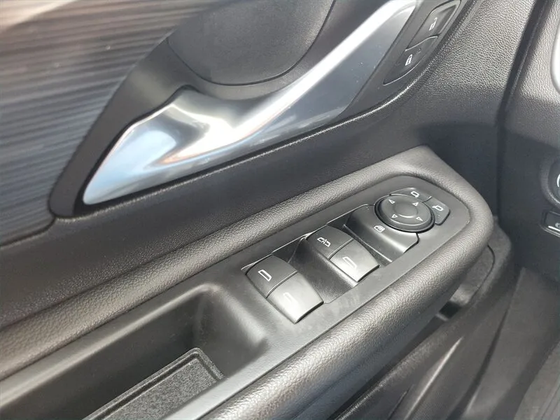 2024 GMC Terrain SLE - Photo 28