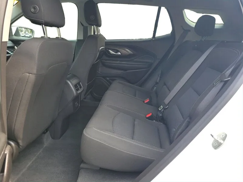 2024 GMC Terrain SLE - Photo 11