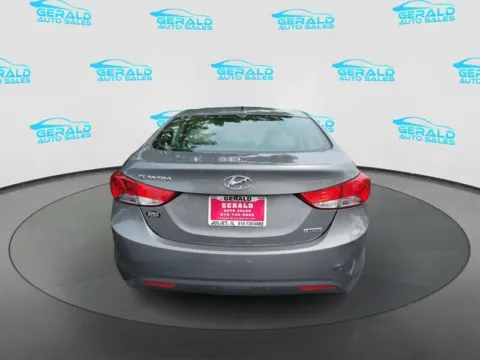 More photos of 2013 Hyundai ELANTRA Limited at Gerald Auto Sales, IL