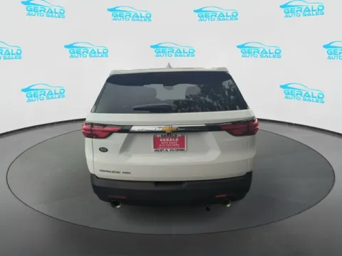 More photos of 2022 Chevrolet Traverse LS at Gerald Auto Sales, IL