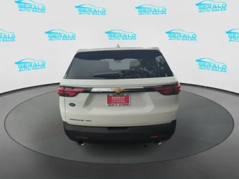 More photos of 2022 Chevrolet Traverse LS at Gerald Auto Sales, IL