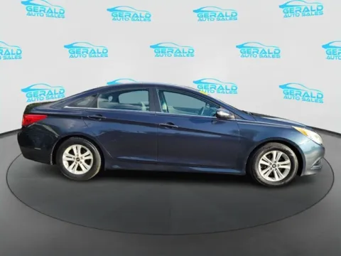 More photos of 2014 Hyundai SONATA GLS at Gerald Auto Sales, IL