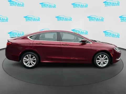 More photos of 2016 Chrysler 200 Limited at Gerald Auto Sales, IL