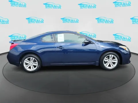 More photos of 2012 Nissan Altima 2.5 S at Gerald Auto Sales, IL