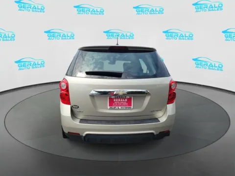 More photos of 2015 Chevrolet Equinox LS at Gerald Auto Sales, IL