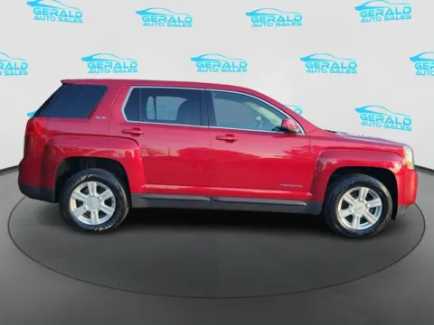 More photos of 2015 GMC Terrain SLE-1 at Gerald Auto Sales, IL