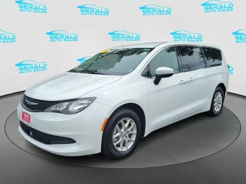 2023 Chrysler Voyager Lx