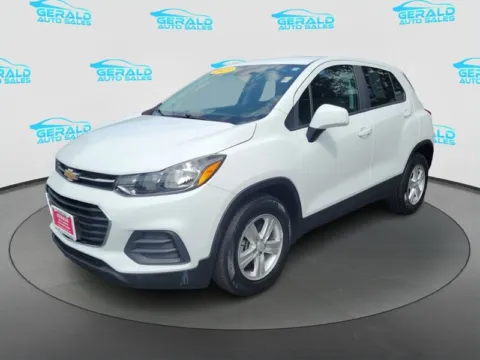 White 2020 Chevrolet Trax LS for sale in Joliet, IL
