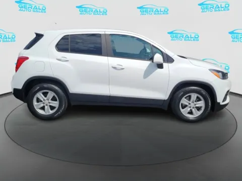 More photos of 2020 Chevrolet Trax LS at Gerald Auto Sales, IL
