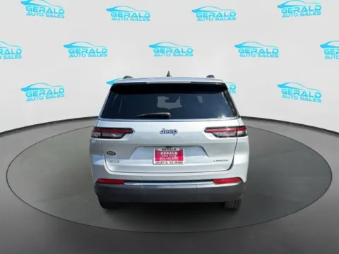 More photos of 2024 Jeep Grand Cherokee L Laredo at Gerald Auto Sales, IL