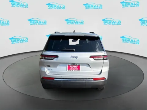 More photos of 2024 Jeep Grand Cherokee L Laredo at Gerald Auto Sales, IL