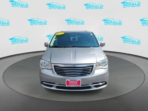 Photos of 2016 Chrysler Town and Country Touring for sale in Joliet, IL at Gerald Auto Sales